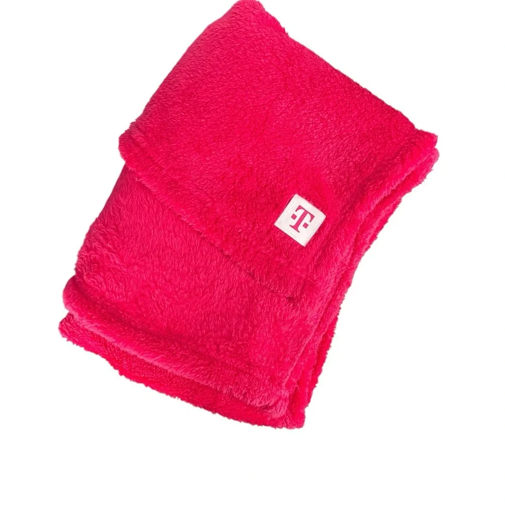 T-Mobile Tuesdays Magenta Throw Blanket (December 9th Drop) Brand New Unused